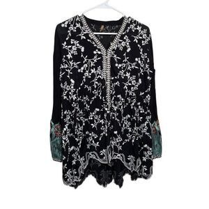 Beech Tree Blouse Women's 8 Black Embroidered V-Neck Boho Artsy Shirt Top